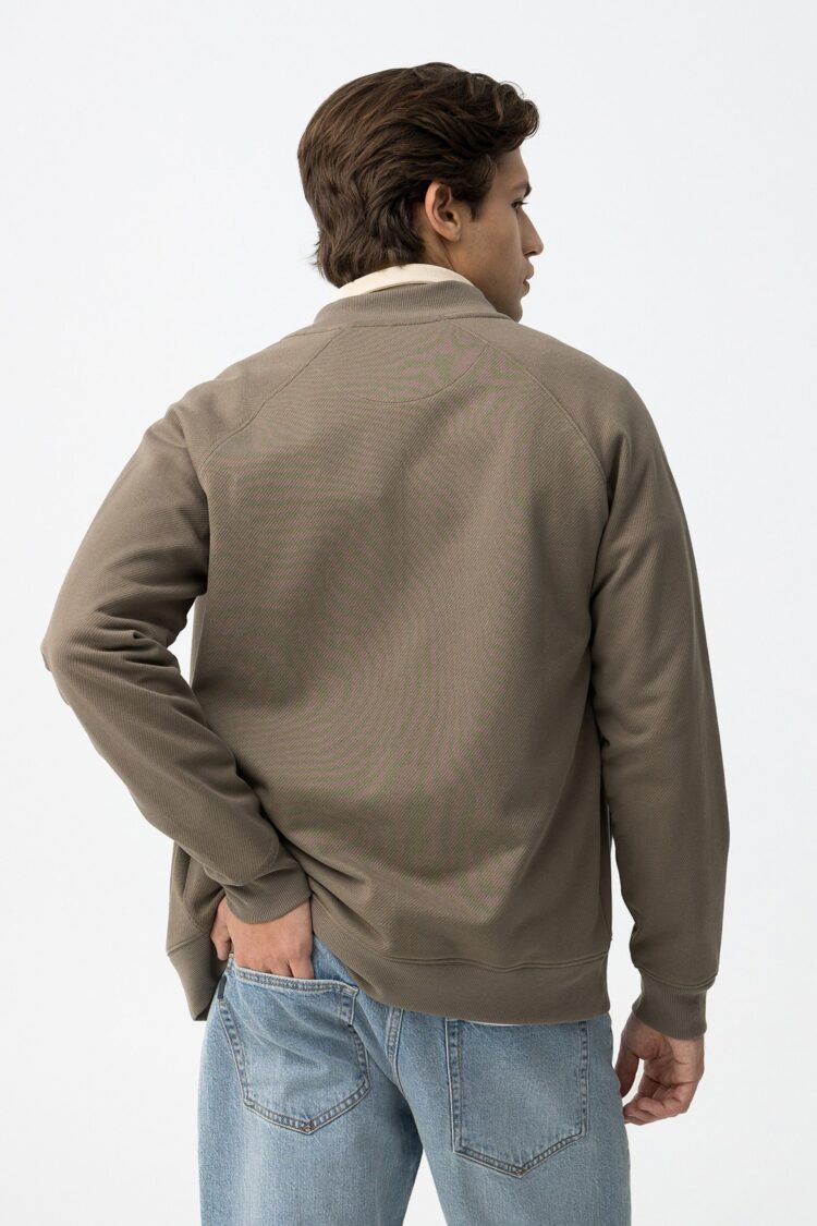 1761582018_f7ee62c8d707eb82bee3f2993463622f